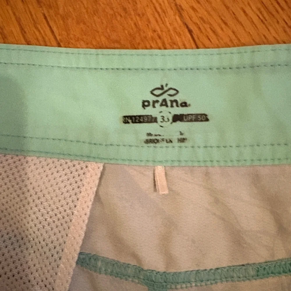 Prana High Seas Board Shorts size 33